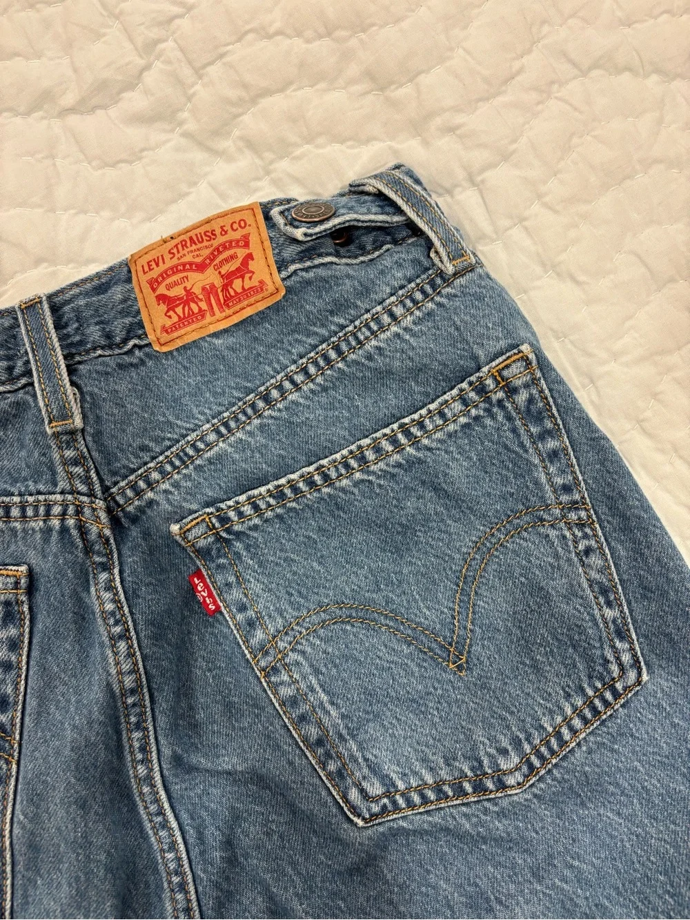 Levi's Jeans in Medium Blue